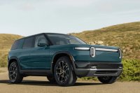 Rivian levert zijn nieuwe SUV uit, maar niet aan jou