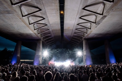 Verslag By the Creek 2017: Techno, Ying Yang en schuddende billen!