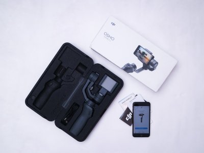 De DJI Osmo Mobile 8P heeft een remote die alles verandert