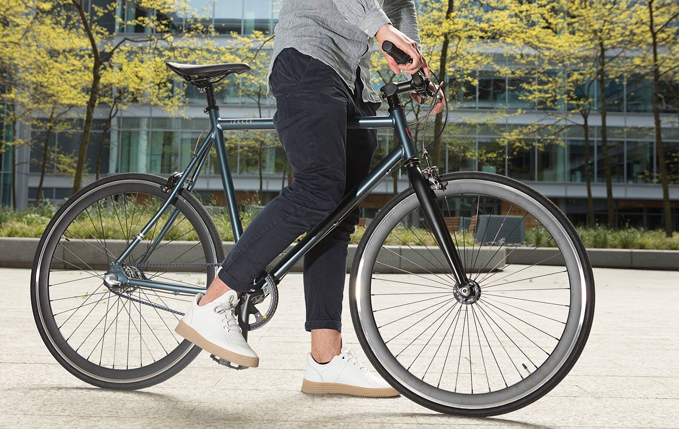 Cruise door de stad met de high-end stadsracer Amsterdam Elite