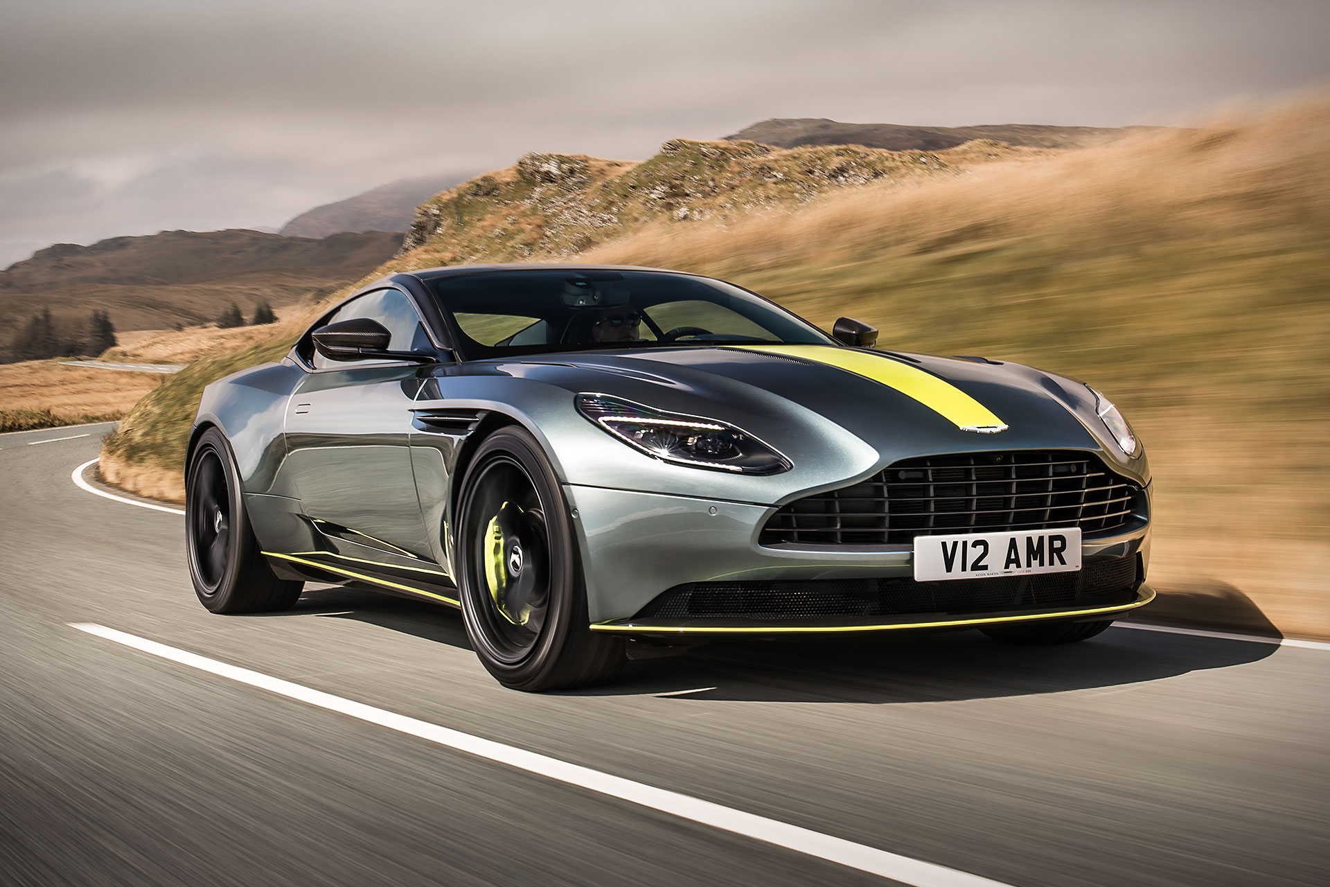 Dit is de gloednieuwe Aston Martin DB11 AMR Coupé
